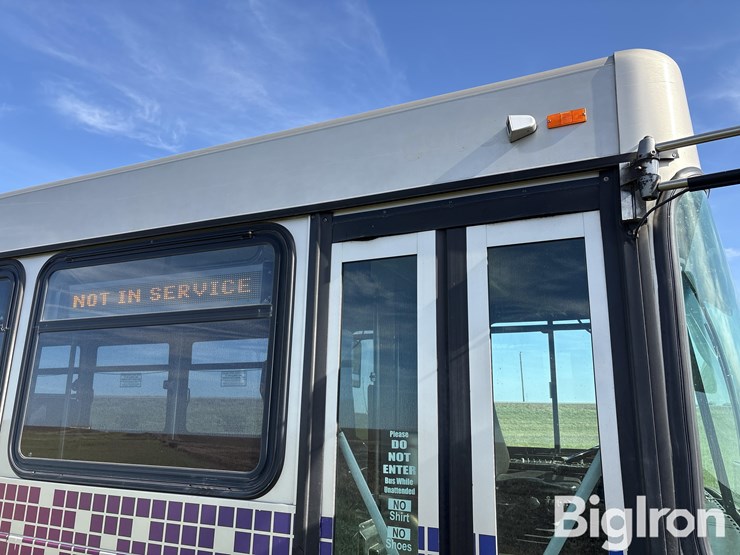 2009-gillig-low-floor-image-14