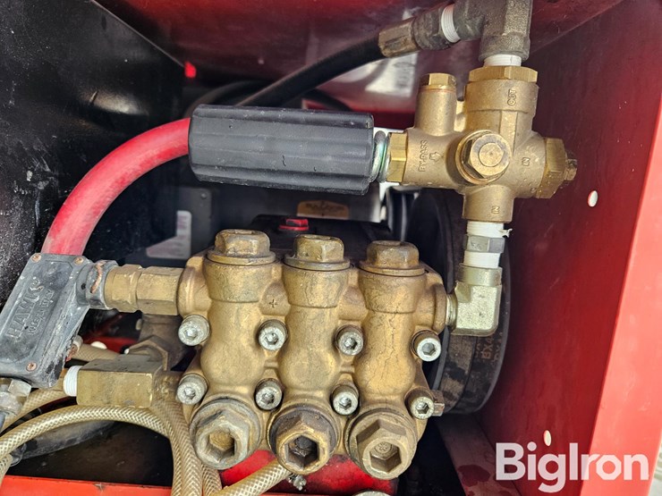 hotsy-1412ss-hot-water-pressure-washer-image-18