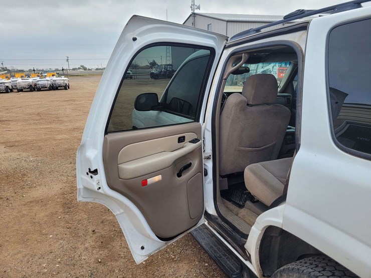 2003-chevrolet-tahoe-ls-image-7