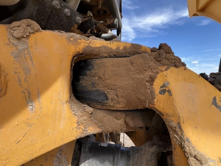 2020-volvo-a60h-image-13