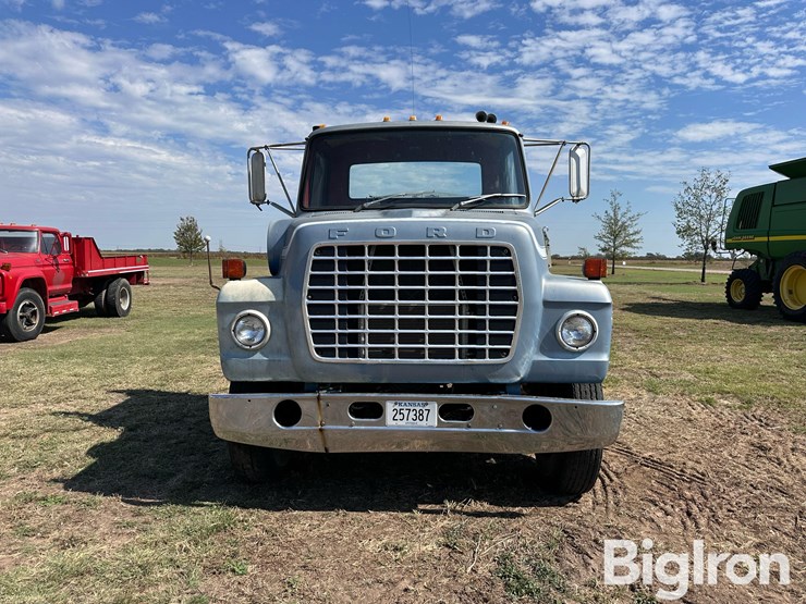 1981-ford-ln9000-image-2