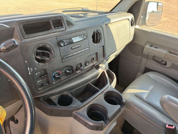 2012-ford-e350-image-10