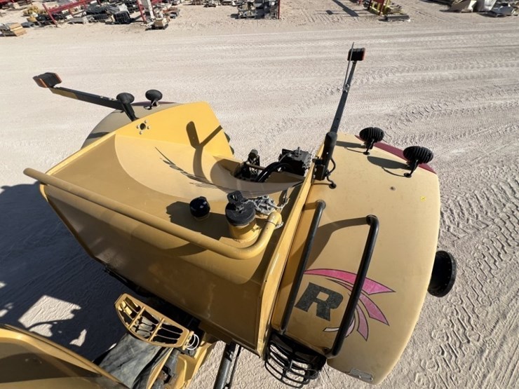 2016-challenger-mt965e-image-50