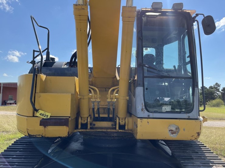 komatsu-pc228us-lc-image-52