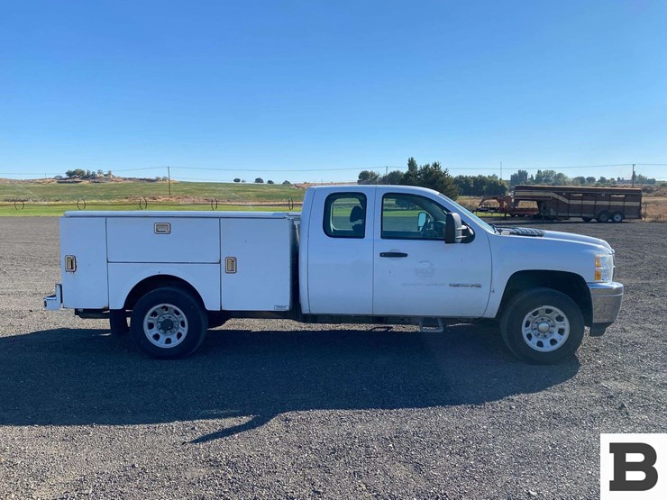 2013-chevrolet-silverado-3500-image-6
