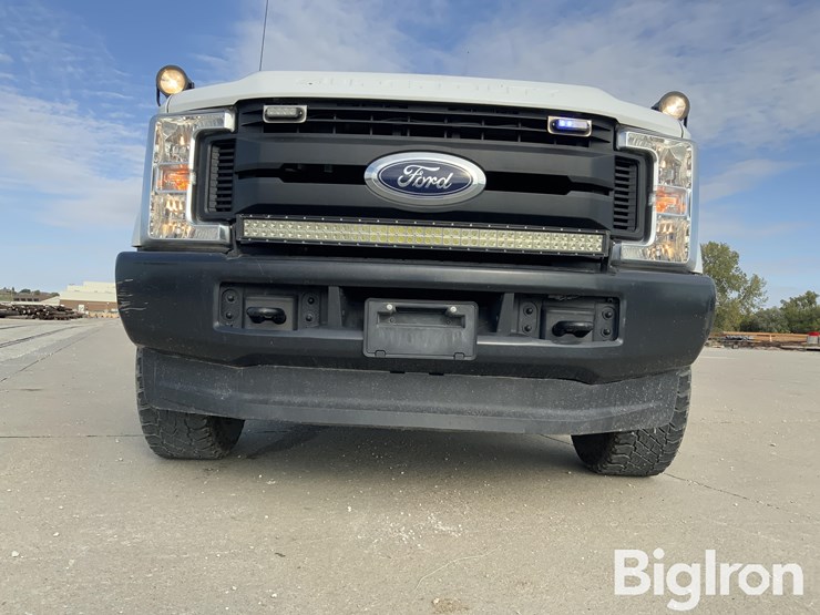 2017-ford-f350-xl-image-9