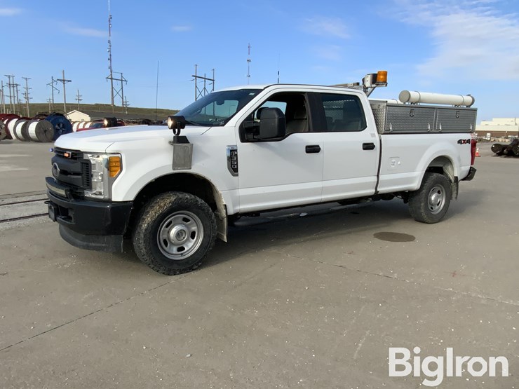 2017-ford-f350-xl-image-1