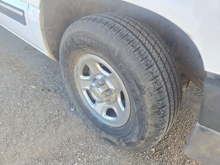 2001-chevrolet-silverado-1500-image-10