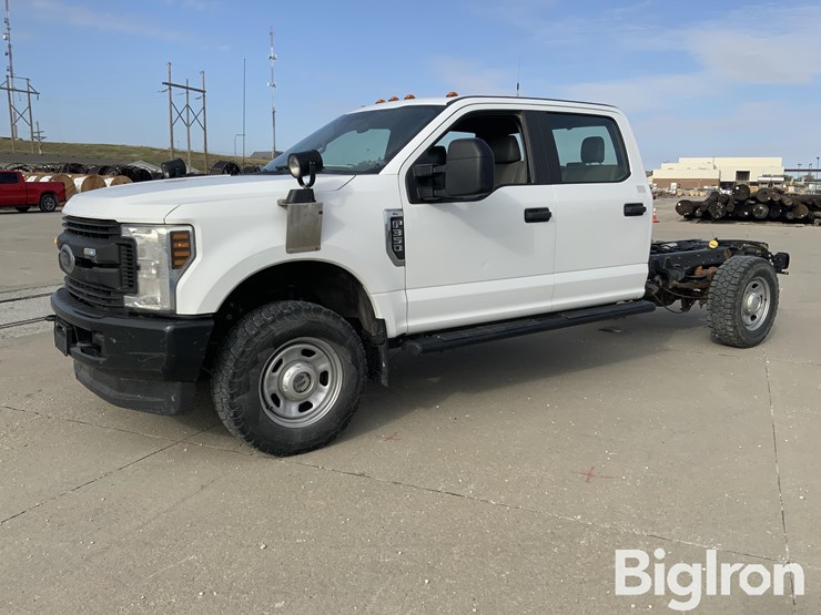 2019-ford-f350-xl-image-1