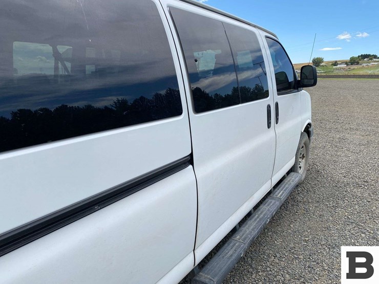 2019-chevrolet-express-3500-image-19
