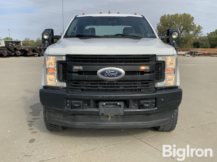 2019-ford-f350-xl-image-2