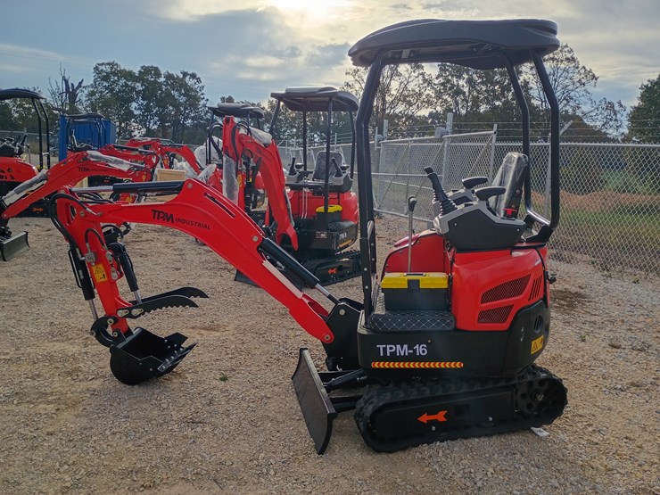 #l57-003-•-2025-tpm-16-mini-excavator-(gasoline)-image-1