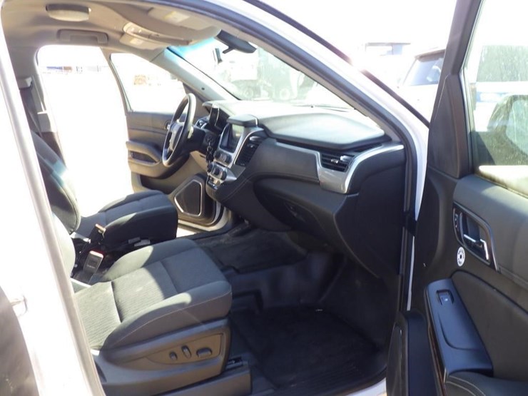 2020-chevrolet-tahoe-image-6