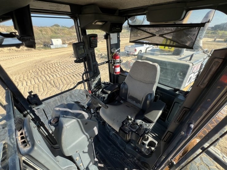 2011-deere-772gp-image-54