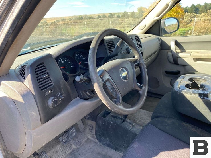 2012-chevrolet-silverado-1500-image-27