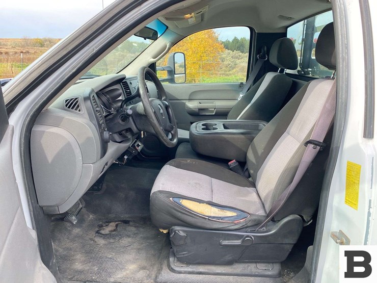 2009-chevrolet-silverado-3500-image-36