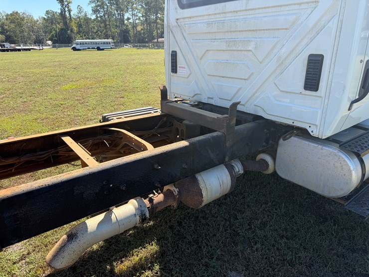 2013-international-durastar-4300-image-35