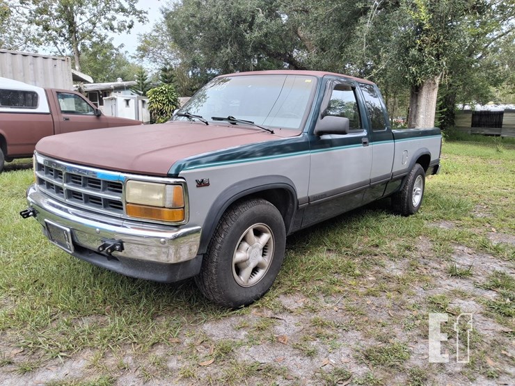 1996-dodge-dakota-slt-image-1