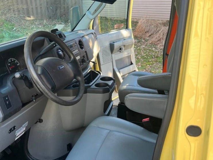 2019-ford-e450-image-14