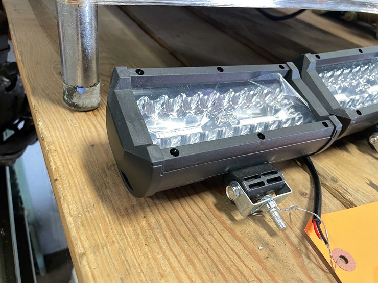 #8509-•-(2)-new-6"-led-light-bar-(cw)-image-2