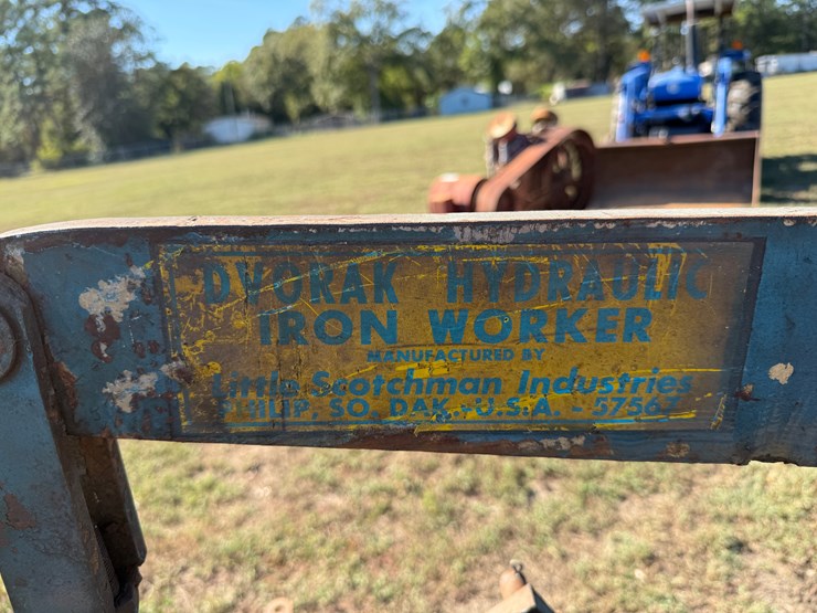 #30-•-#249-•-dvorak-hydraulic-iron-worker-image-8