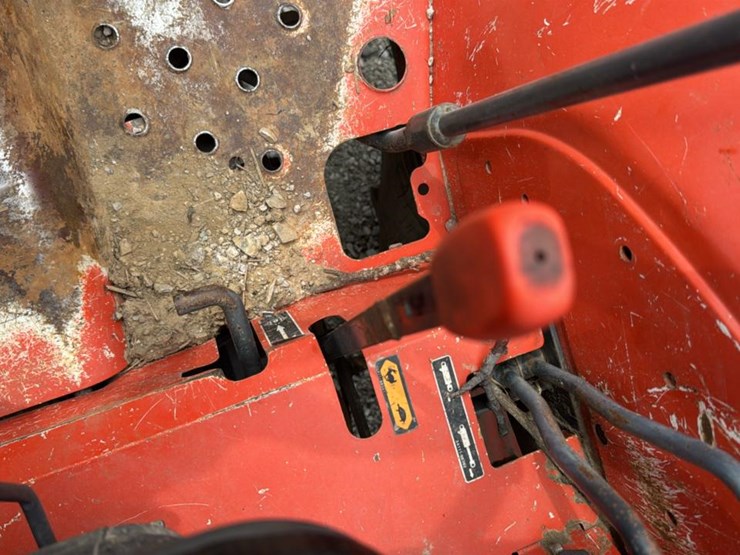 #2402-•-2012-kubota-tractor-image-27