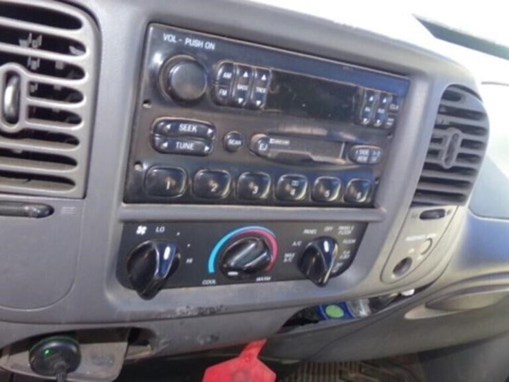 2000-ford-f150-xl-image-14