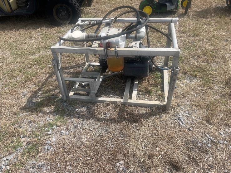 #191-•-skid-mounted-pressure-washer-with-hose-image-3