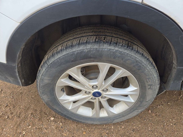 2018-ford-escape-se-image-8