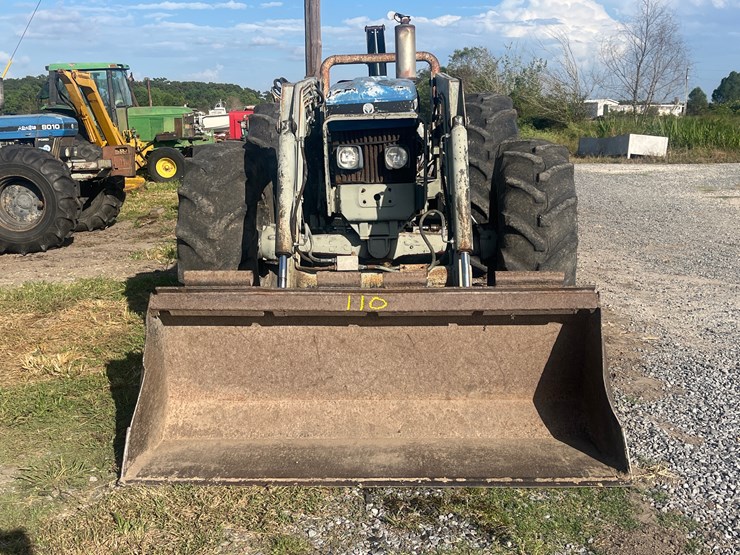 new-holland-8010-image-3