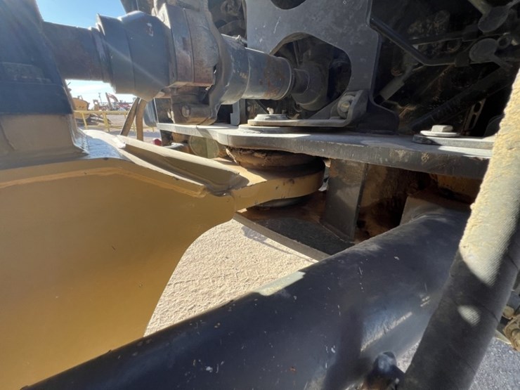 2016-challenger-mt965e-image-27