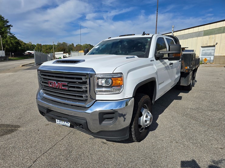 2017-gmc-sierra-3500-image-1