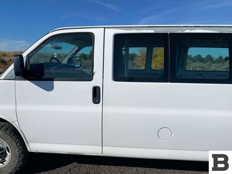 2012-chevrolet-express-2500-image-13