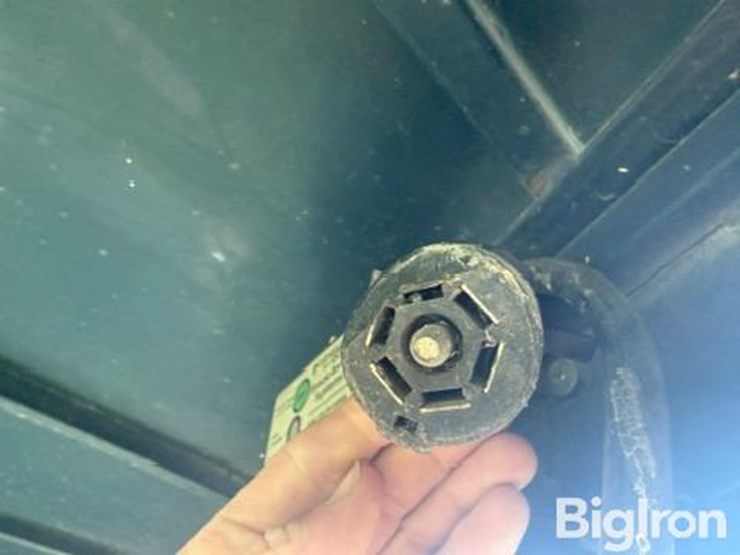 2000-titan-trailer-image-12