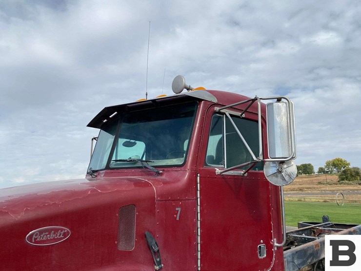 2003-peterbilt-330-image-9