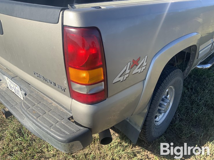 2002-chevrolet-silverado-2500-image-18