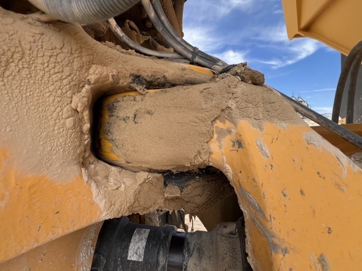 2021-volvo-a60h-image-13