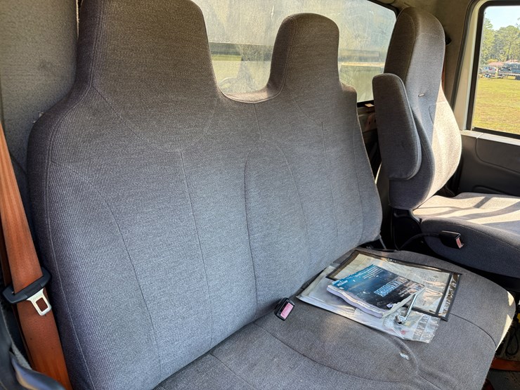 2013-international-durastar-4300-image-21