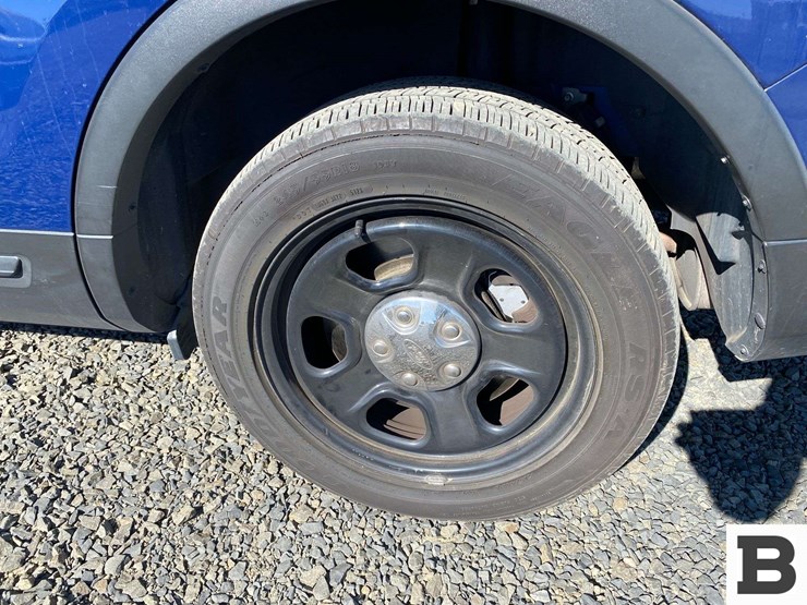 2018-ford-explorer-image-13