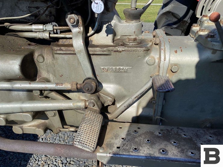 1971-massey-ferguson-135-image-17