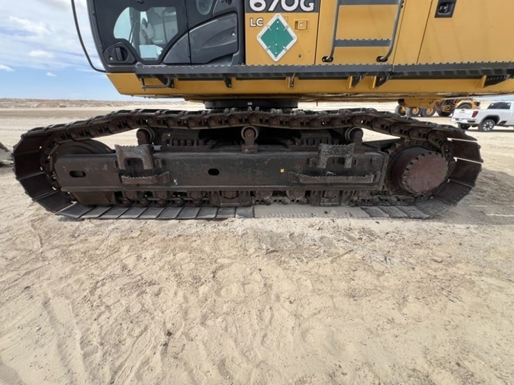 2018-deere-670g-lc-image-22