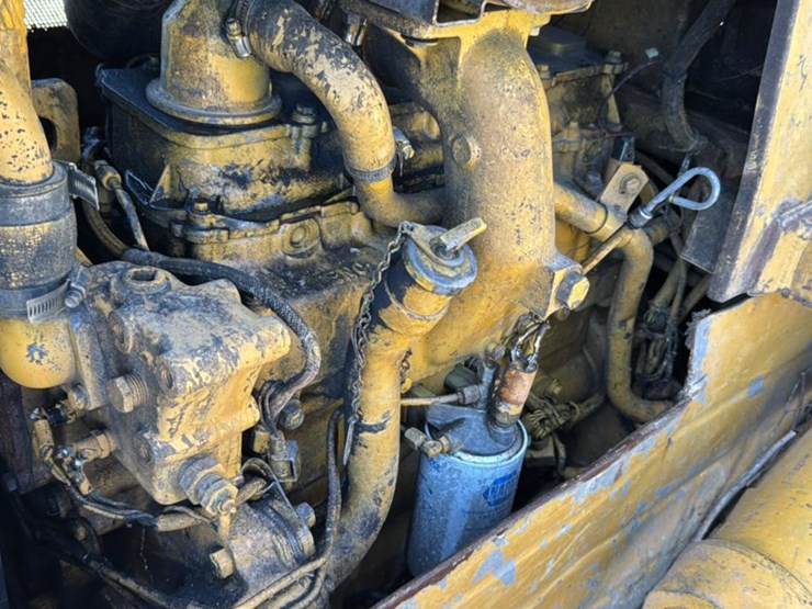 caterpillar-d4h-image-7