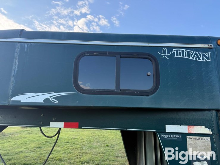 2000-titan-trailer-image-16