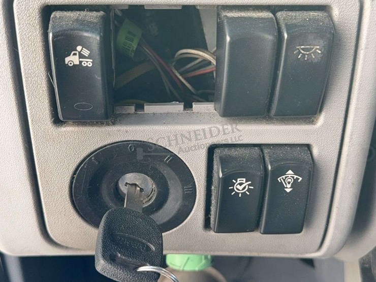 2017-peterbilt-579-image-69