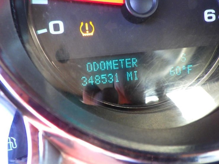 2013-chevrolet-2500hd-image-12