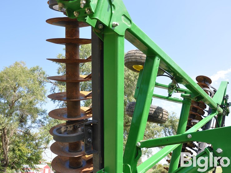 2015-john-deere-2623vt-image-16