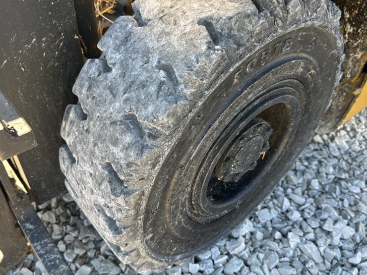 #1354-•-yale-forklift-image-37