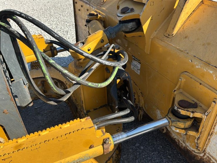 2015-deere-450j-lt-image-33