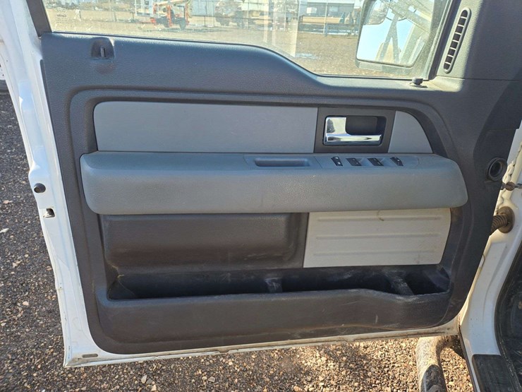 2013-ford-f150-xl-image-11