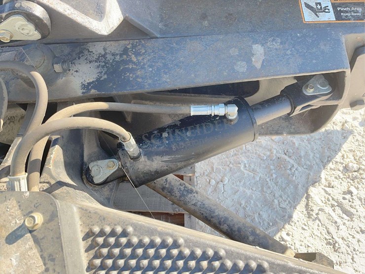 john-deere-8-image-12